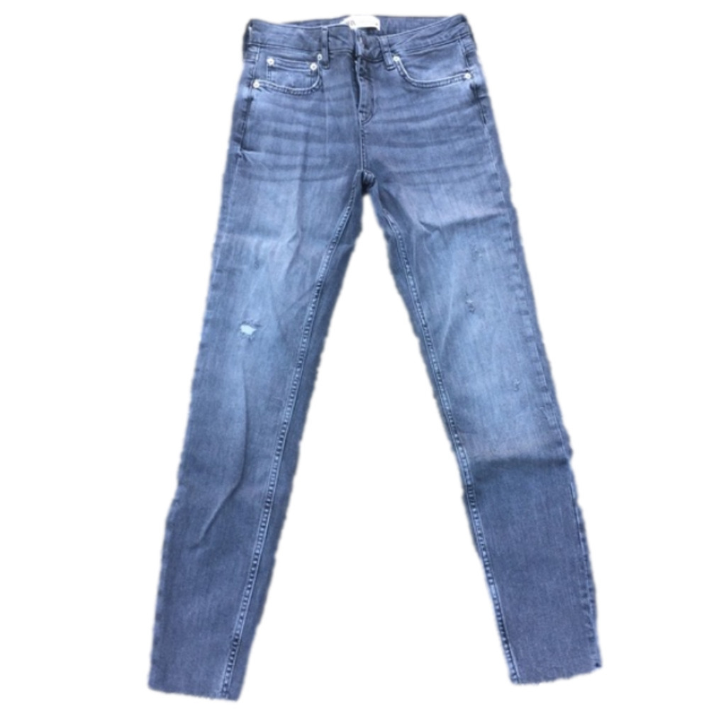 𝅺ZARA The skinny in‎ arctic grey jeans